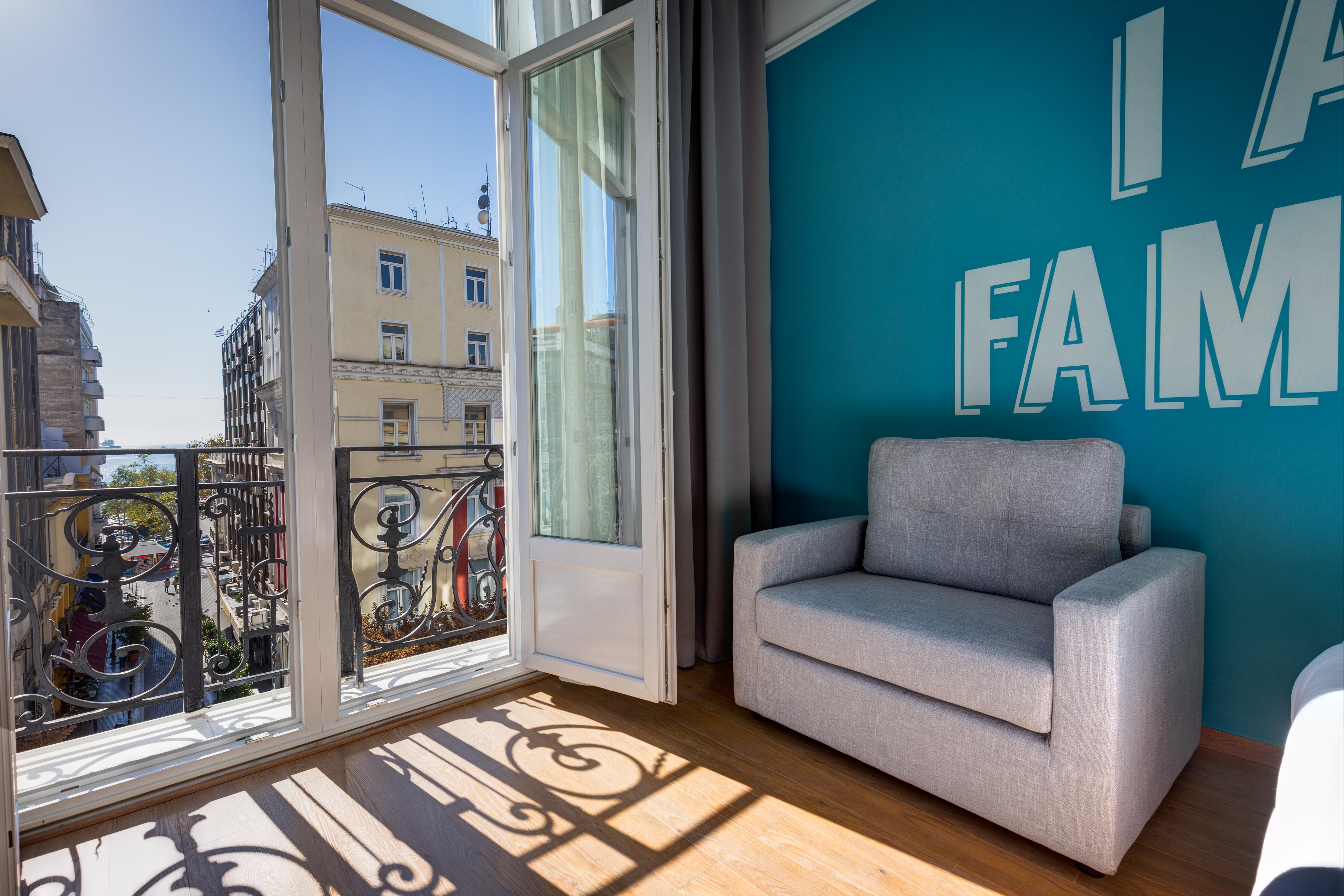 Colors Urban Hotel Солун Екстериор снимка