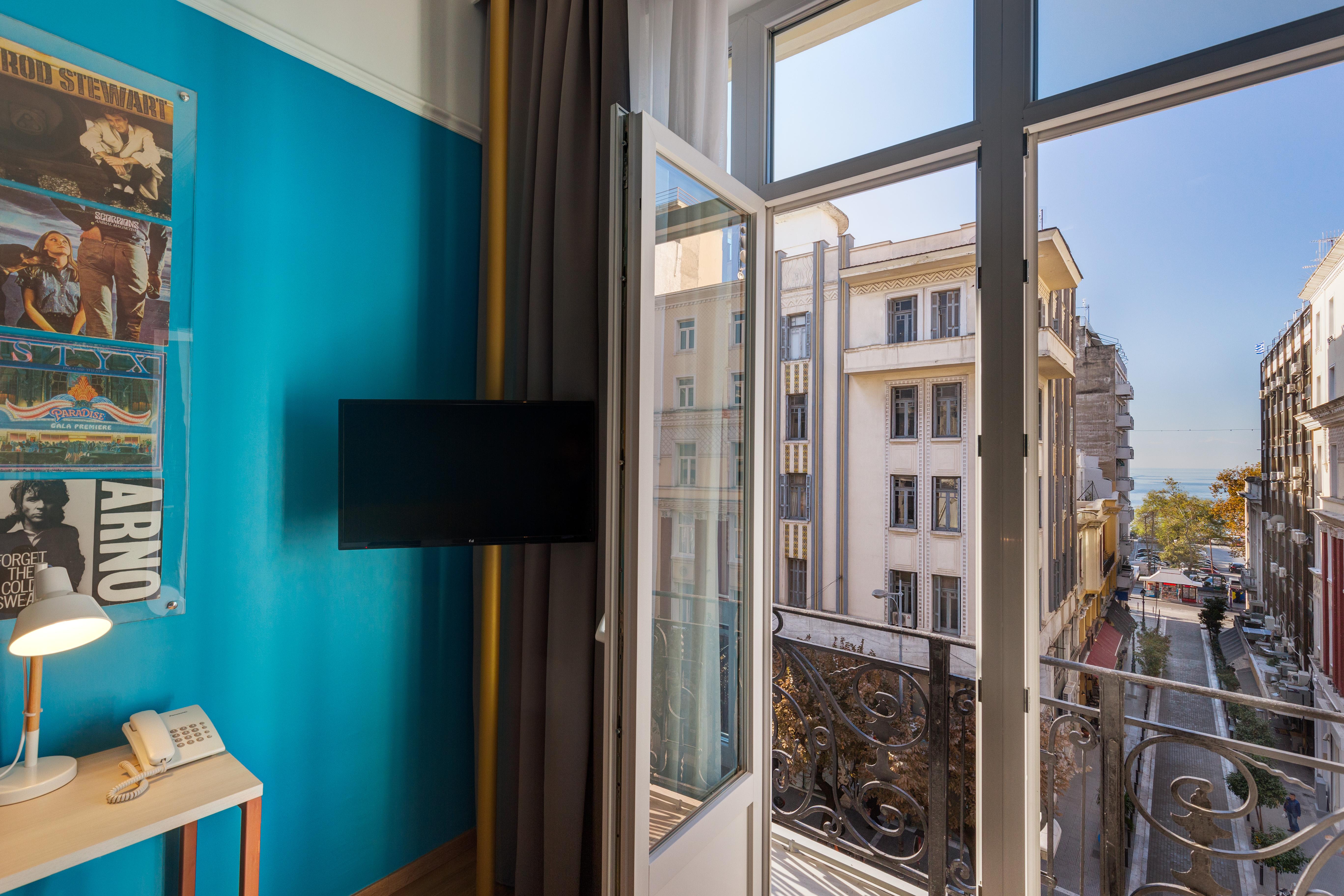 Colors Urban Hotel Солун Екстериор снимка