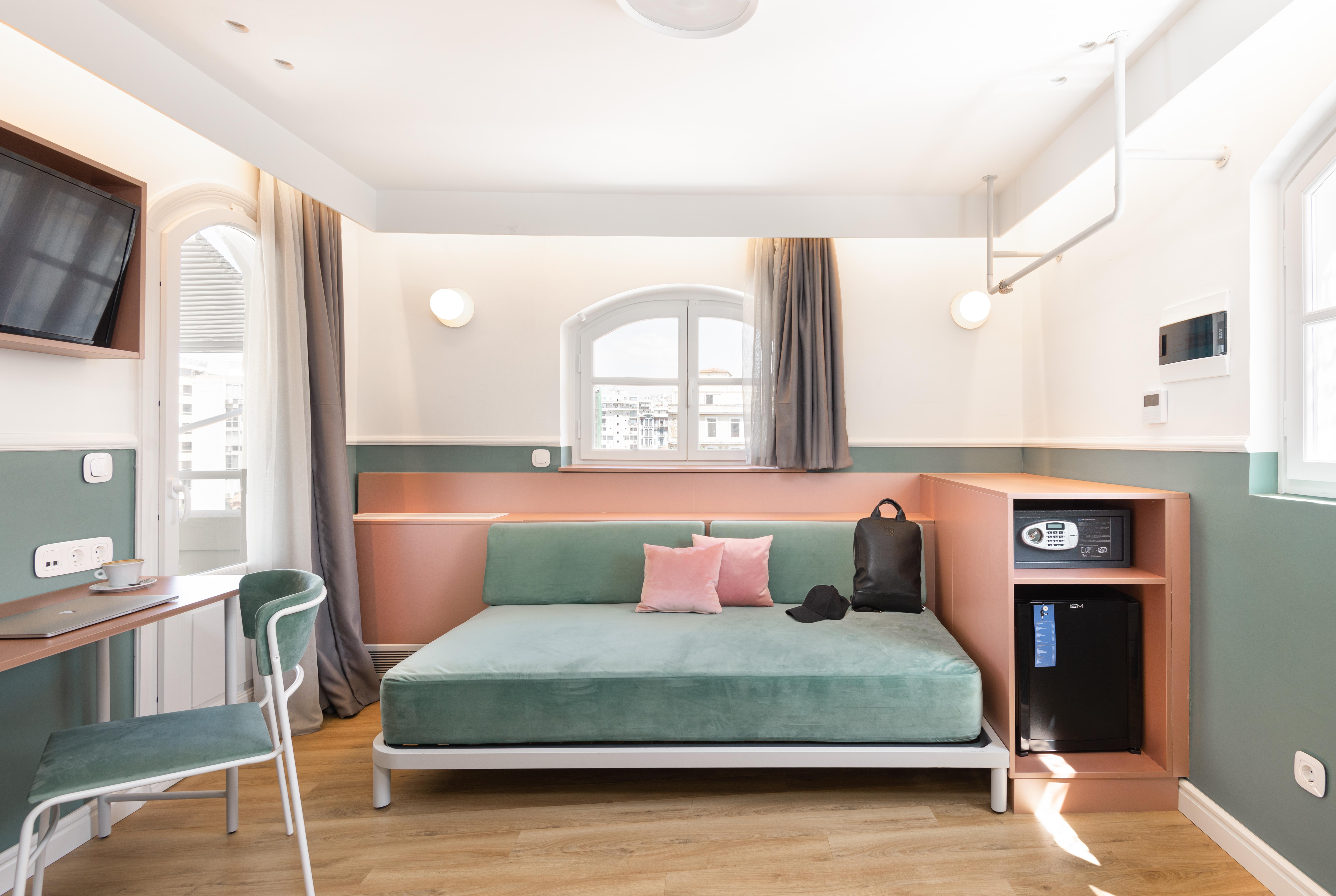 Colors Urban Hotel Солун Екстериор снимка