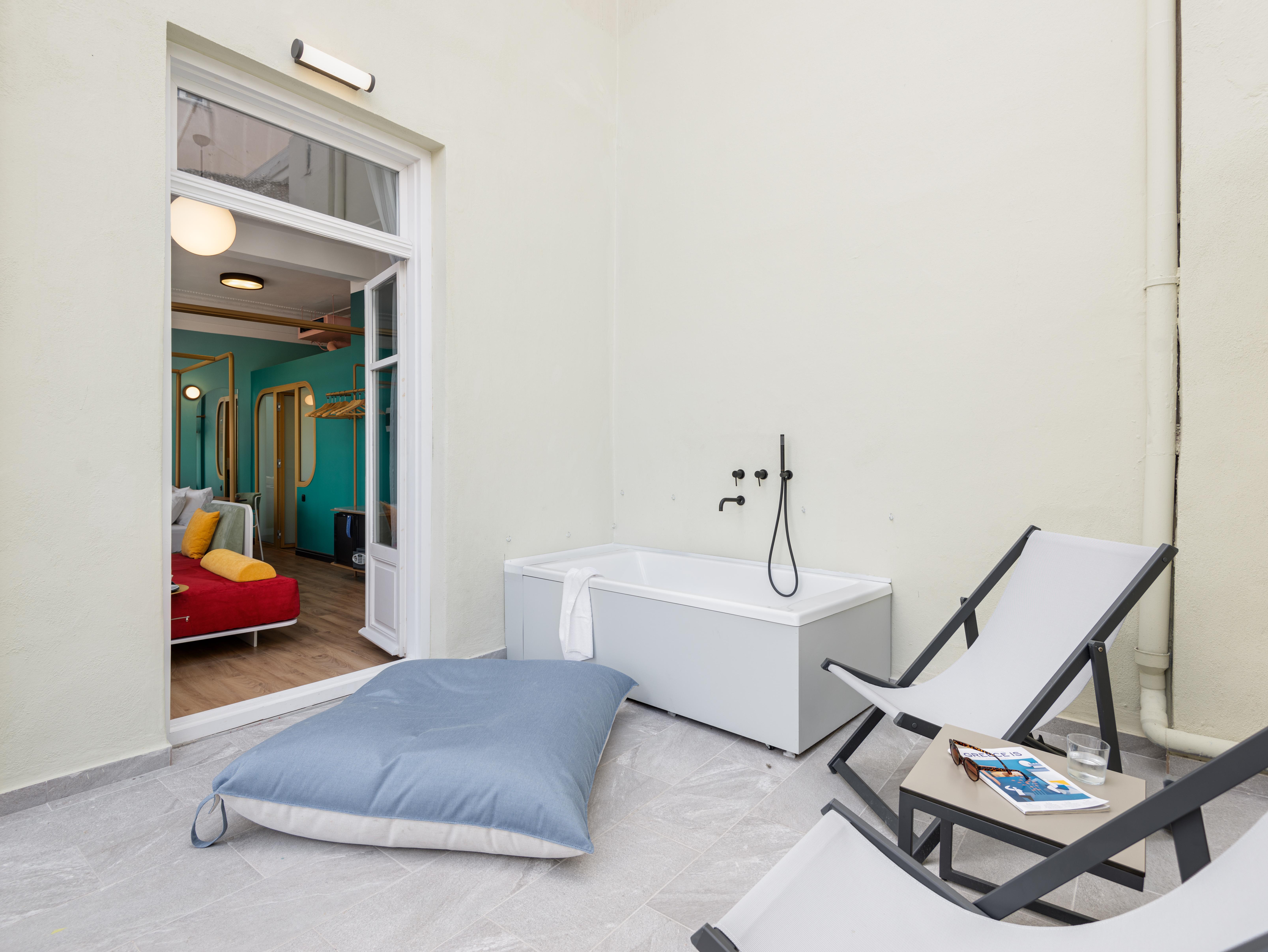 Colors Urban Hotel Солун Екстериор снимка