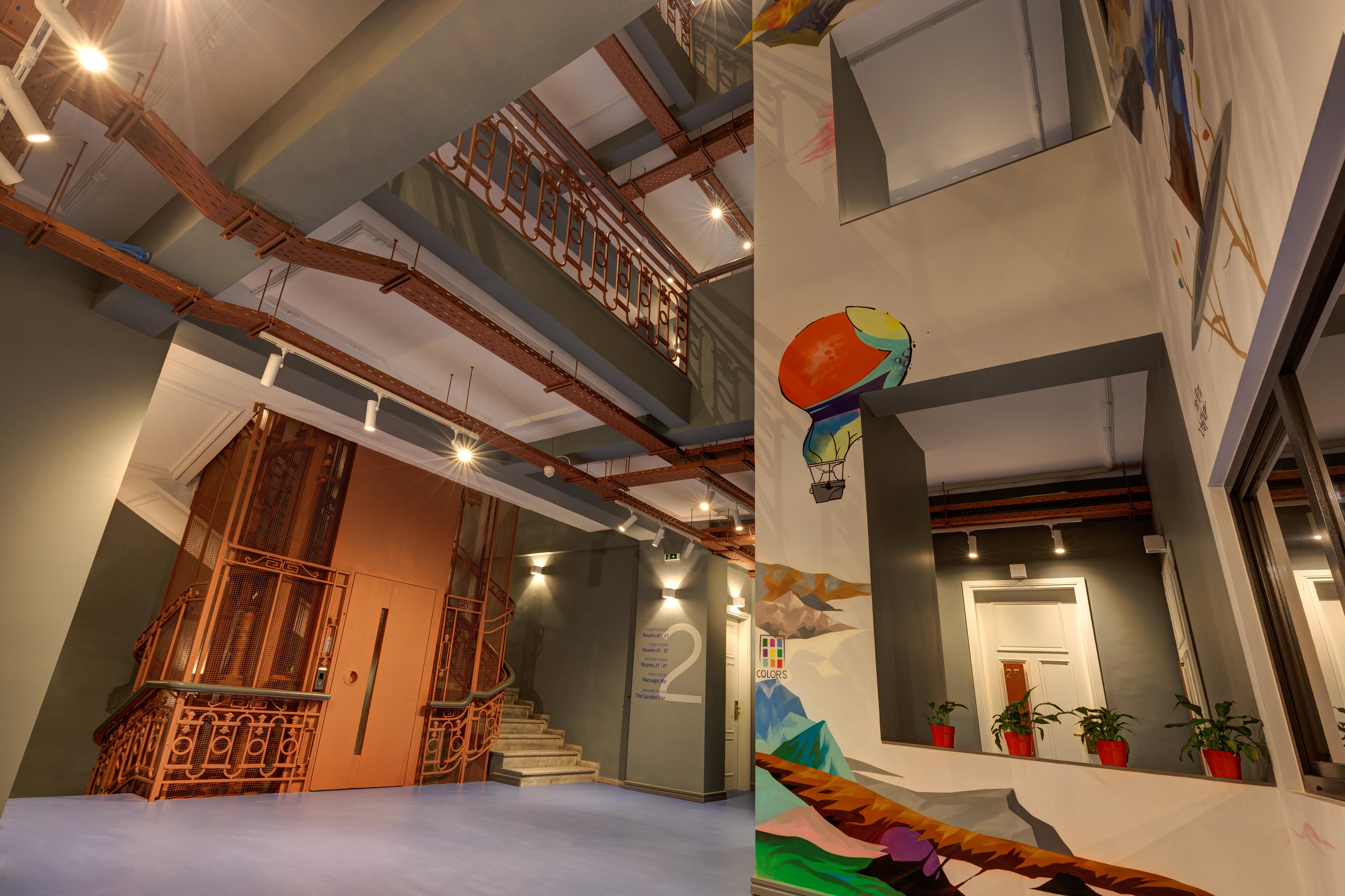 Colors Urban Hotel Солун Екстериор снимка